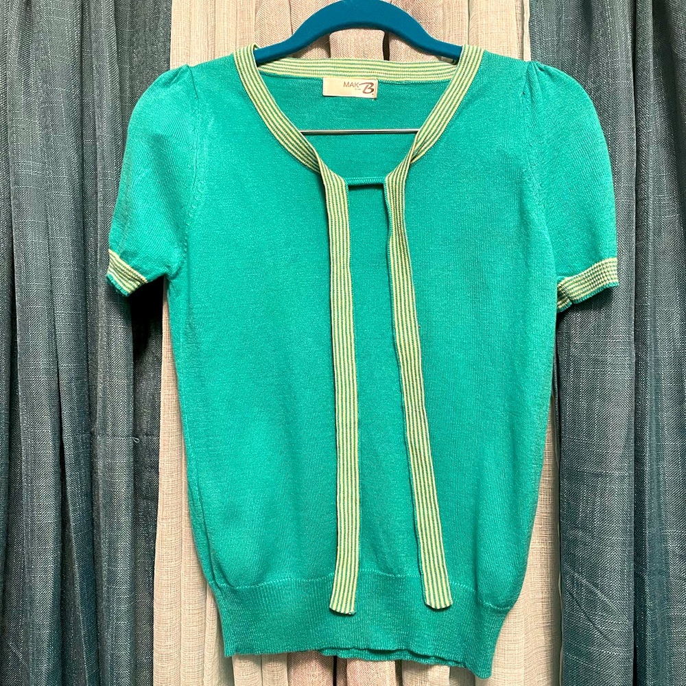 Mak B Green Retro Style Short Sleeve Sweater